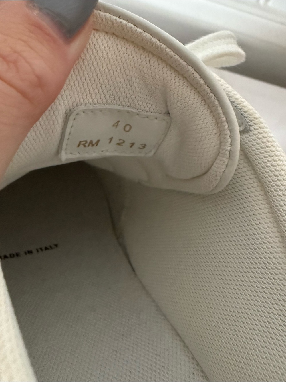 Celine - CT-10 Lace-Up Calfskin Optic White
Low Top Leather Sneakers - Picture 7 of 10